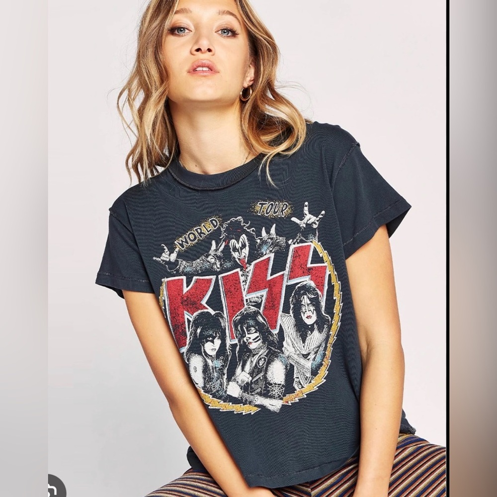 Daydreamer KISS World Tour Graphic Tee – Vintage Black | XS ❤️ - Picture 2 of 9